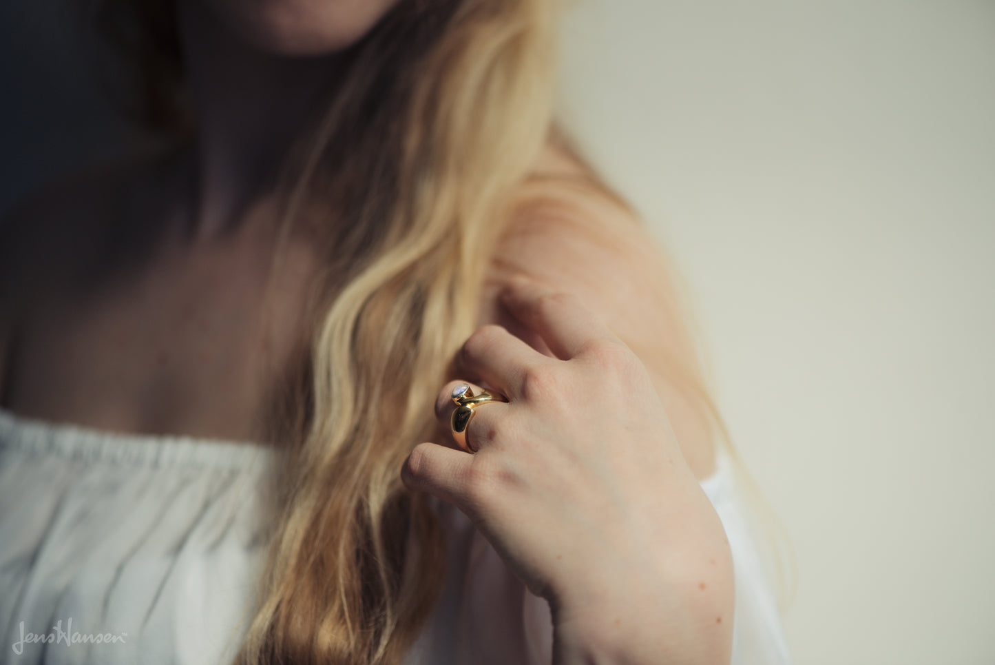 JW159 Paua Pearl Ring, Yellow Gold