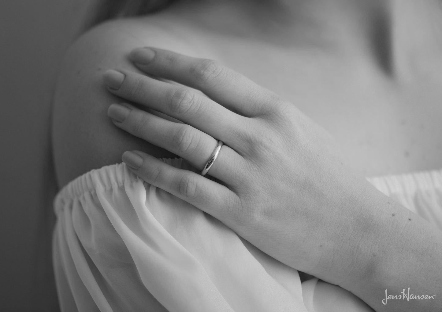 White Gold & Platinum 'Petite One'