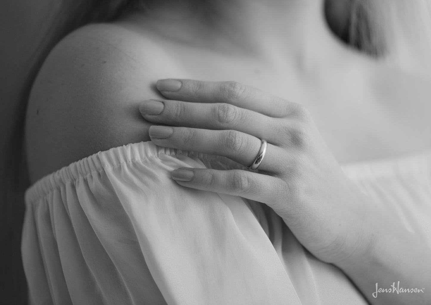 White Gold & Platinum 'Petite One'