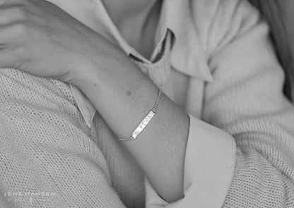 Love Stories Bar Bracelet with Diamond, Red Gold
