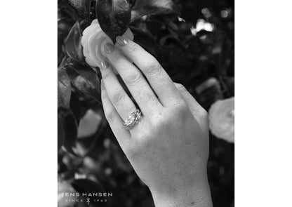 J3340 2-carat Oval Solitaire Vine Engagement Ring, Red Gold