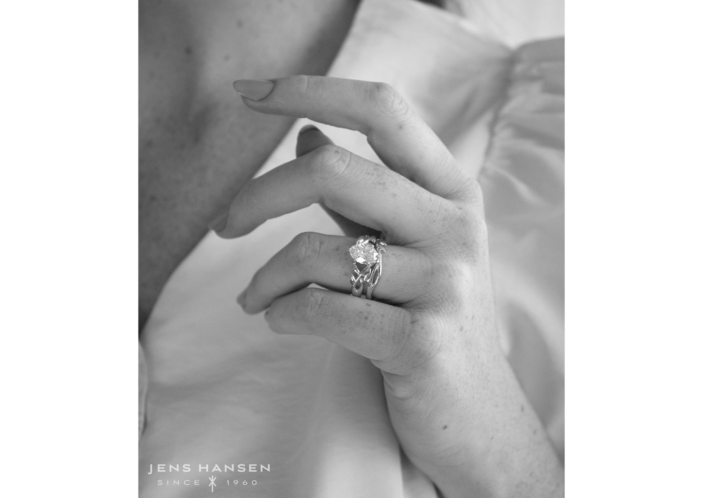 J3342 1.5-carat Oval Solitaire Vine Engagement Ring, White Gold & Platinum