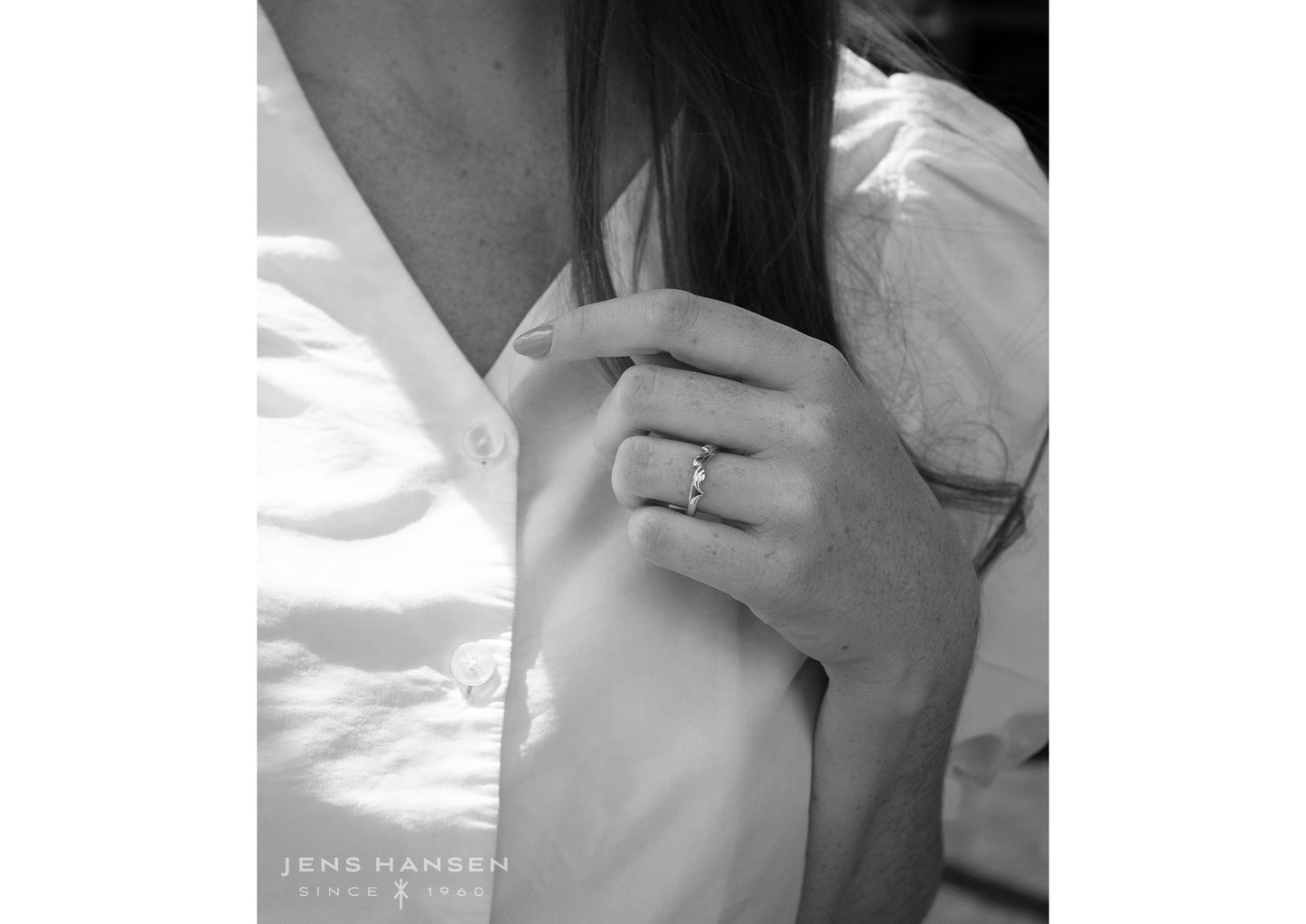 J3343 Vine & Leaf Band, Red Gold