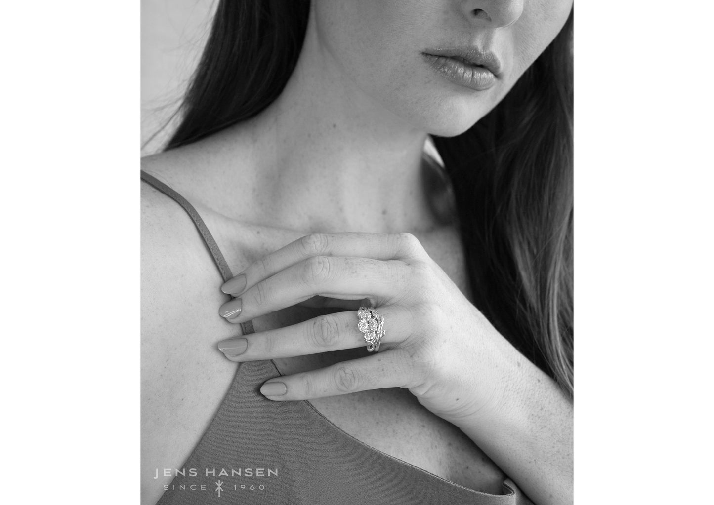 J3344 2-carat Oval Three-Stone Vine Engagement Ring, White Gold & Platinum