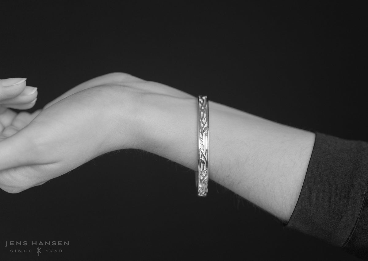 Elvish Vine Bangle, Yellow Gold