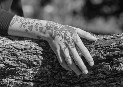 Elvish Leaf Framed Band, White Gold & Platinum
