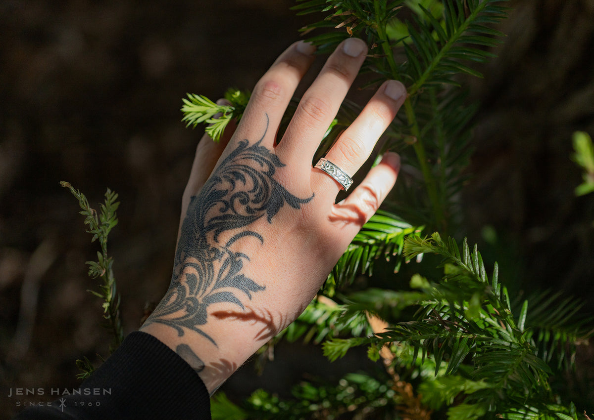 Elvish Leaf Framed Band, Sterling Silver