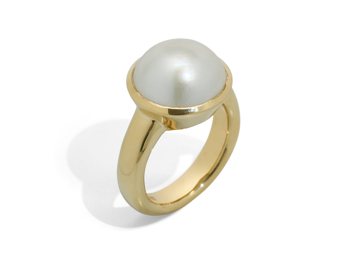 Iridescent Mabe Pearl Ring, Yellow Gold