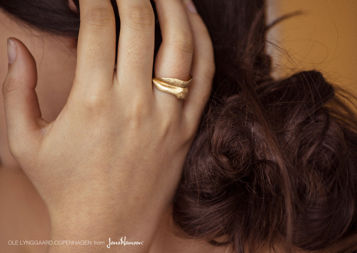 Leaves Ring in 18K yellow gold