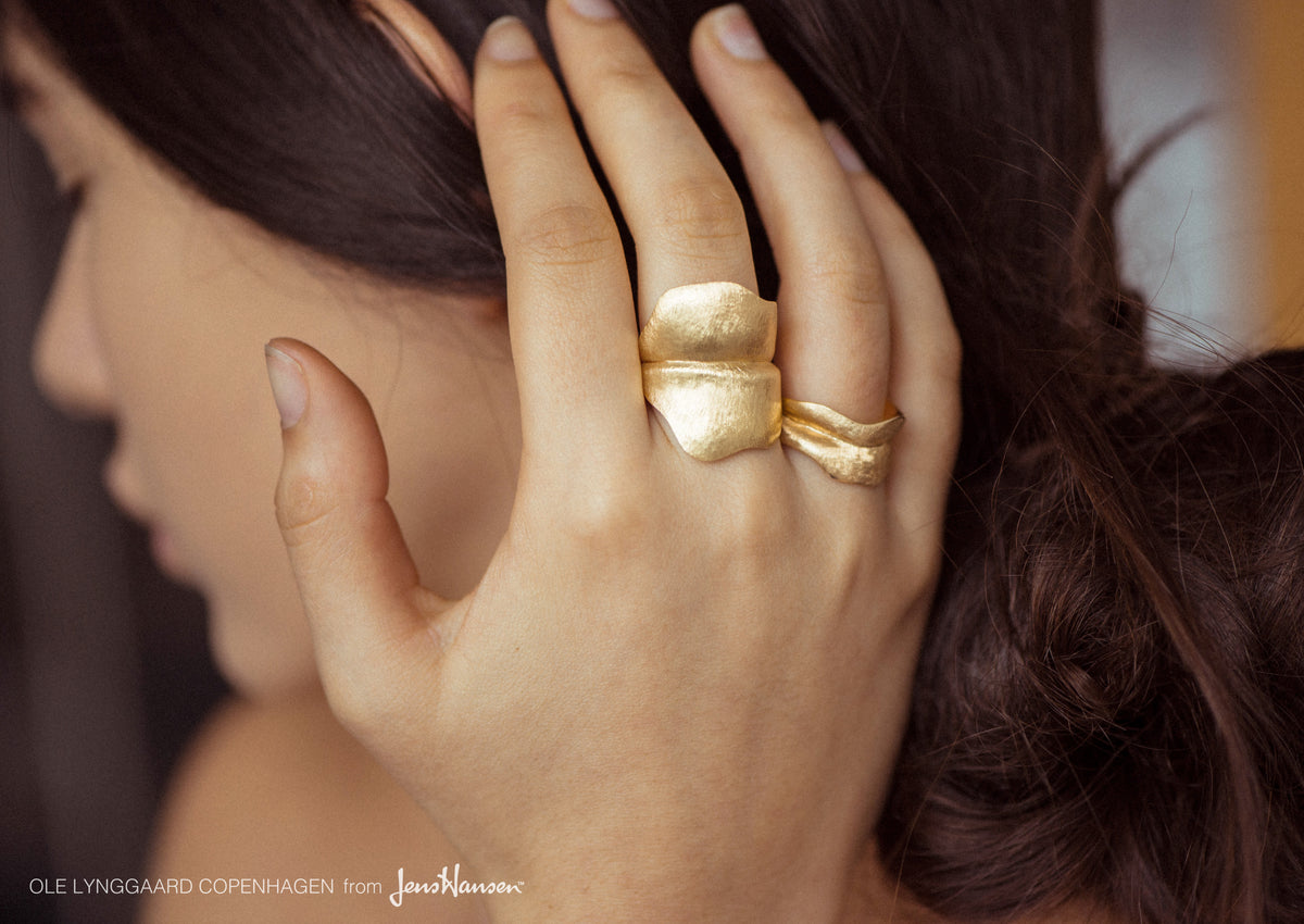 Leaves Ring in 18K yellow gold