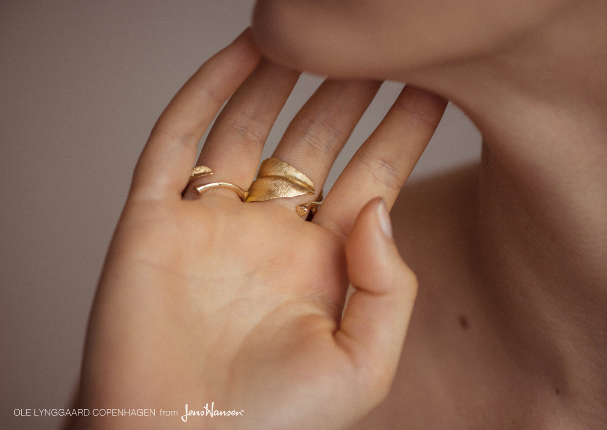 Leaves Ring in 18K yellow gold