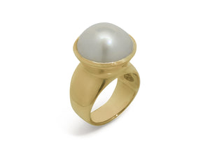 Luminescent Mabe Pearl Ring, Yellow Gold