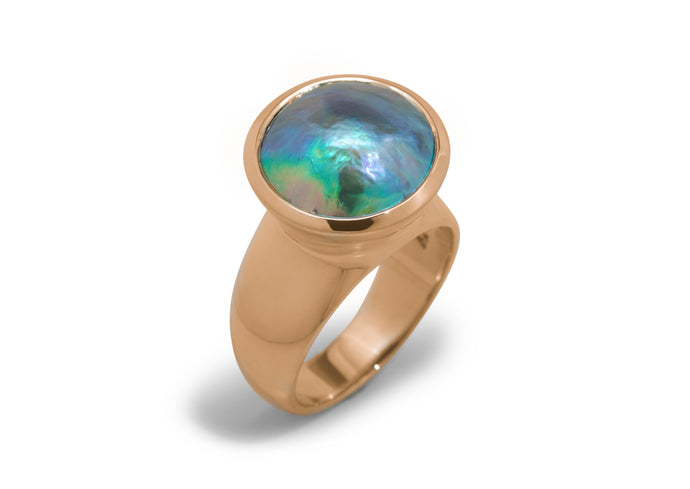 Luminescent Pāua Pearl Ring, Red Gold