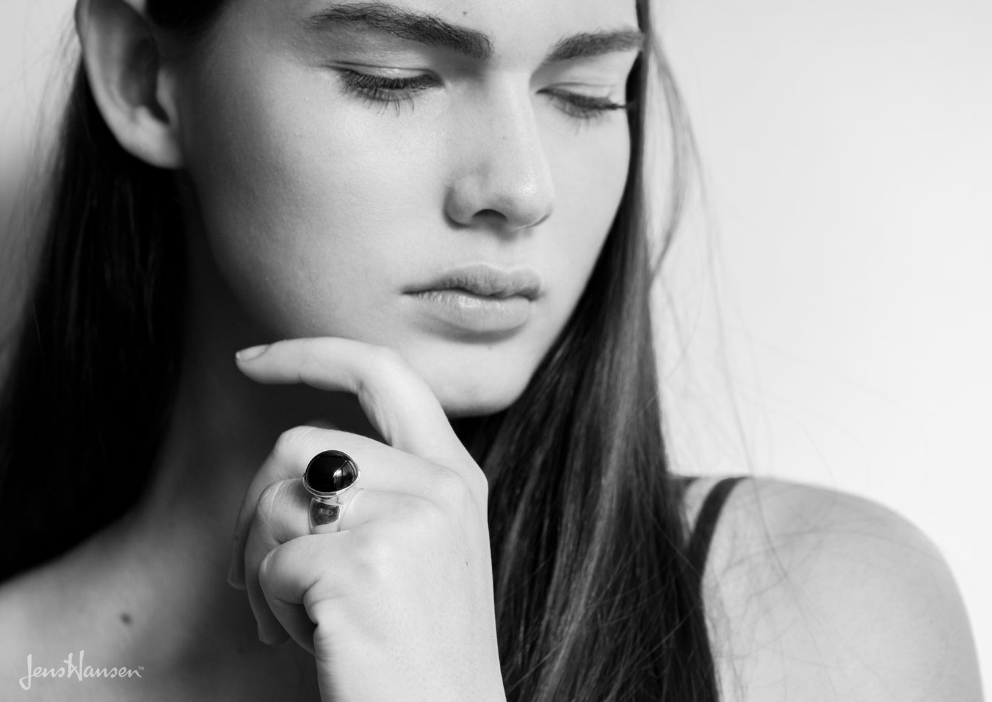 Impressive Cabochon Gemstone Ring, White Gold & Platinum