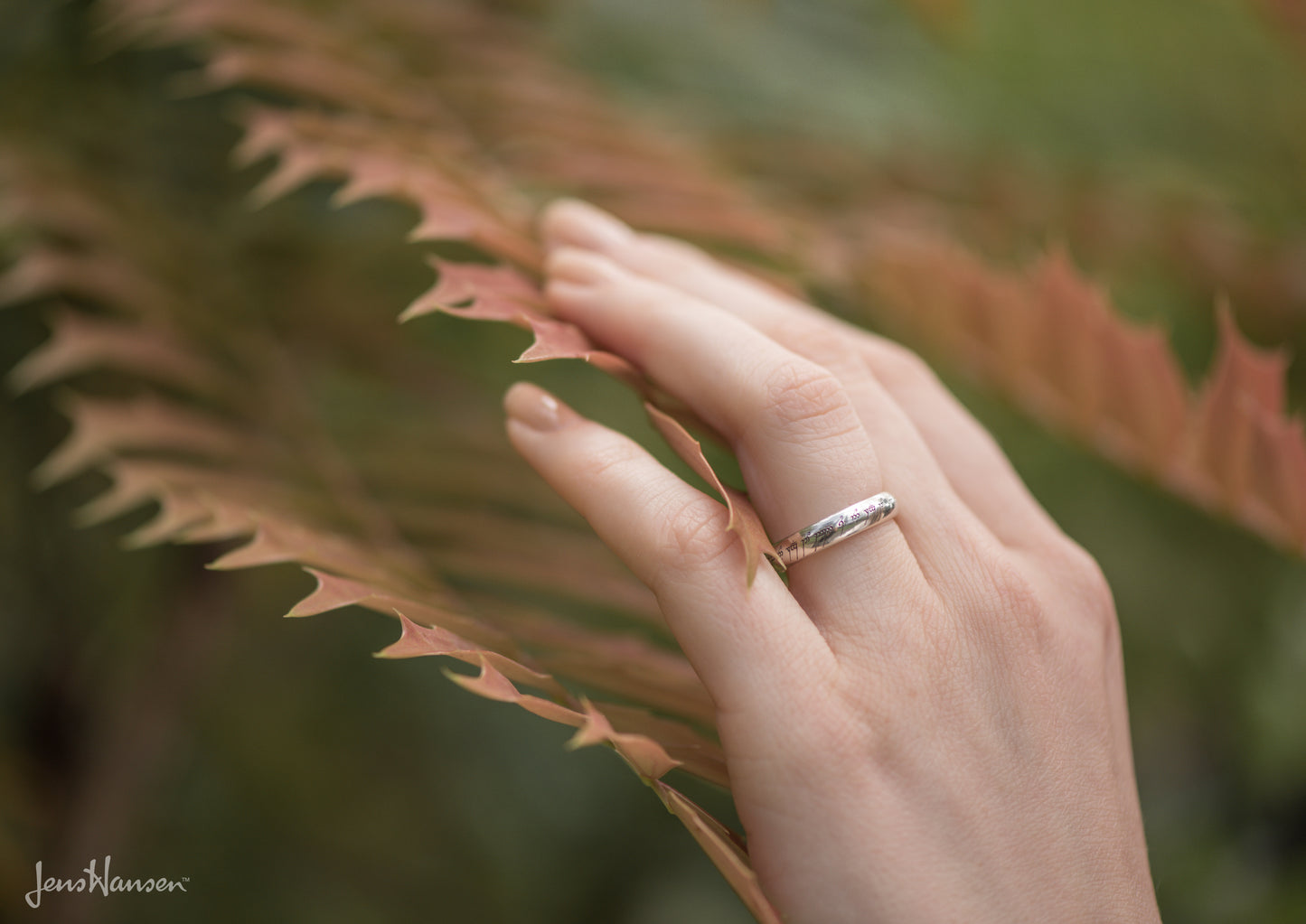 Petite Elvish Love Ring White Gold & Platinum