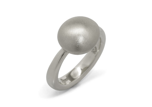 Button Ring, White Gold & Platinum