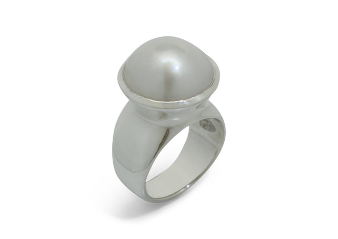 Luminescent Mabe Pearl Ring, White Gold & Platinum
