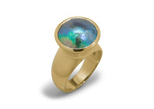 Luminescent Pāua Pearl Ring, Yellow Gold